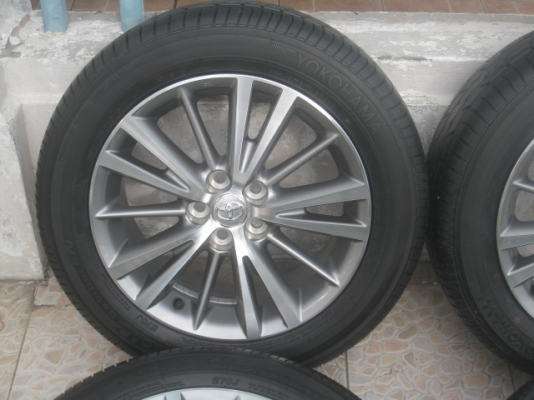 ขายล้อแม็กป้ายแดง new altis 16" 5รู100 พร้อมยางปี14  สนใจติดต่อเล็กคลองสามครับ 081-3747940