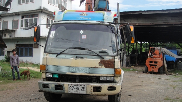 10ล้อ JCM หัว ROCKY พร้อมเฮี๊ยบ3ตัน สวยพร้อมใช้ ราคาถูก