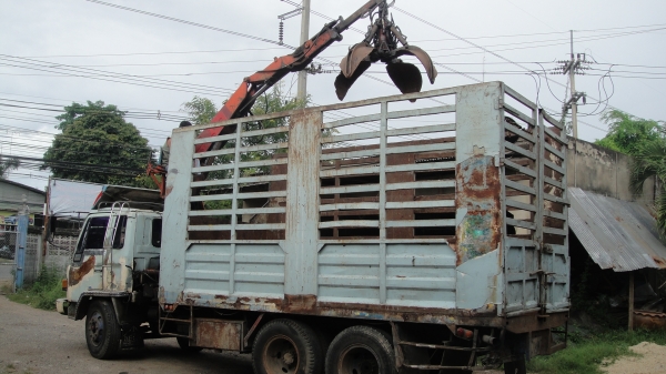 10ล้อ JCM หัว ROCKY พร้อมเฮี๊ยบ3ตัน สวยพร้อมใช้ ราคาถูก