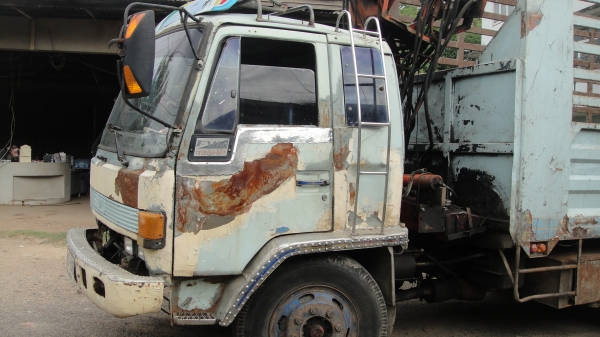 10ล้อ JCM หัว ROCKY พร้อมเฮี๊ยบ3ตัน สวยพร้อมใช้ ราคาถูก