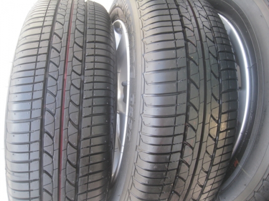 ขายล้อแม็กป้ายแดง nissan almera 15" พร้อมยางปี13 สนใจติดต่อเล็กคลองสามครับ 081-3747940