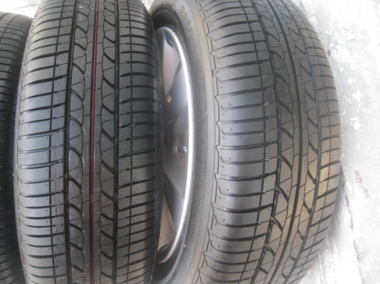 ขายล้อแม็กป้ายแดง nissan almera 15" พร้อมยางปี13 สนใจติดต่อเล็กคลองสามครับ 081-3747940