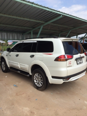 มิตซูบิชิปาเจโร่ ปี 55 สีขาวมุกตัวท็อป มิตซูบิชิปาเจโร่ ปี 55 สีขาวมุกตัวท็อป