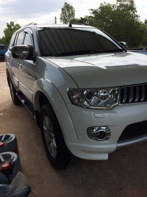 มิตซูบิชิปาเจโร่ ปี 55 สีขาวมุกตัวท็อป มิตซูบิชิปาเจโร่ ปี 55 สีขาวมุกตัวท็อป