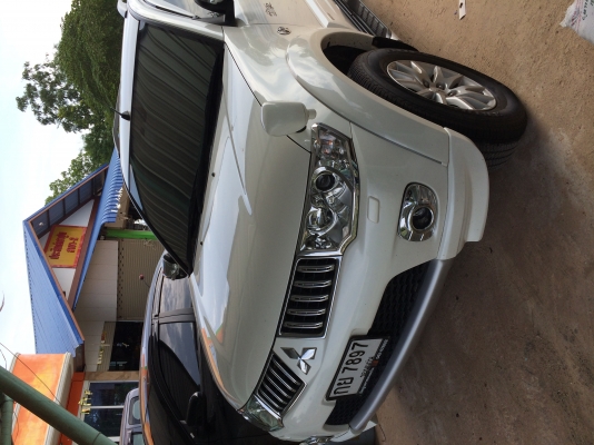 มิตซูบิชิปาเจโร่ ปี 55 สีขาวมุกตัวท็อป