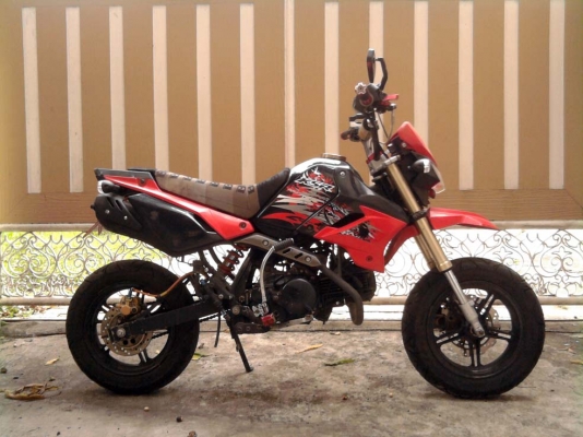 ขออนุญาติขาย KAWASAKI KSR 110 CC. รุ่น TOP สตาร์ทือและเท้า ล้อแม็ก โอนให้ฟรีครับ ขออนุญาติขาย KAWASAKI KSR 110 CC. รุ่น TOP สตาร์ทือและเท้า ล้อแม็ก โอนให้ฟรีครับ