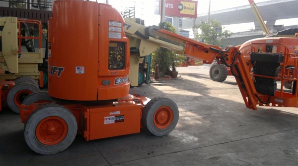 ขายรถกระเช้า JLG รุ่น E300AJP ราคา 700,000 บาท รถกระเช้ามือสองปรับสภาพมีรับประกัน