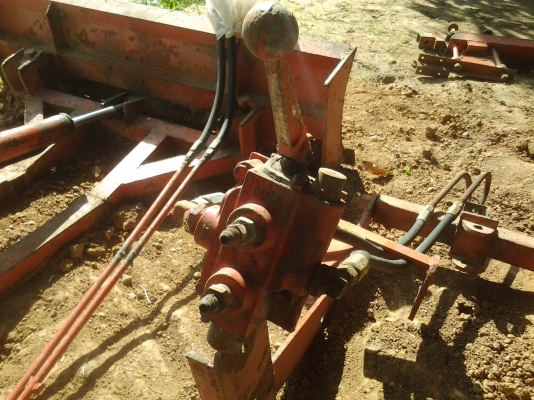 ขายตัวดันหน้าติดกับรถไถคูโบต้า24แรงพร้อมคอนโทน ขายตัวดันหน้าติดกับรถไถคูโบต้า24แรงพร้อมคอนโทน