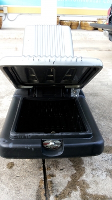 กล่องใส่ของหลังรถ ไม่ทราบรุ่นสถาพดี ใครสนใจผมอยุ่หลังเซ็นทรัลพระราม2 โทร 081-7456-282***094-482-2294  โรจน์