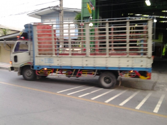 ขาย รถบรรทุก 6 ล้อ 120แรง ยาว 5.5 เมตร ขาย รถบรรทุก 6 ล้อ 120แรง ยาว 5.5 เมตร