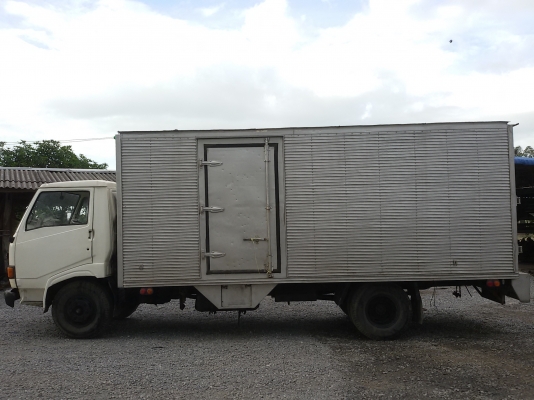 ขายรถ HINO KM779 เครื่อง WO4D 117 แรงม้า ตู้บรรทุก