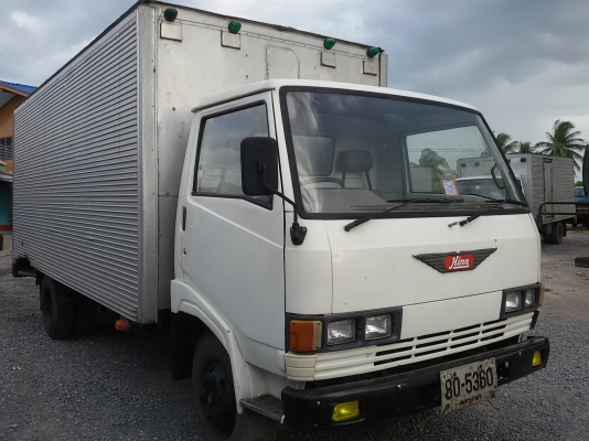 ขายรถ HINO KM779 เครื่อง WO4D 117 แรงม้า ตู้บรรทุก