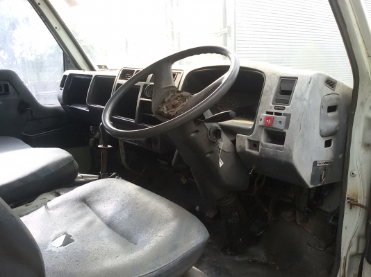 ขายรถ TOYOTA  211R เครื่อง 14B 115 แรงม้า ตู้บรรทุก