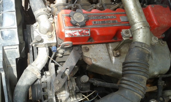 nissan big m ฝาแดง พร้อมทำงานครับ nissan big m ฝาแดง พร้อมทำงานครับ