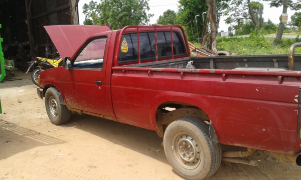 nissan big m ฝาแดง พร้อมทำงานครับ nissan big m ฝาแดง พร้อมทำงานครับ