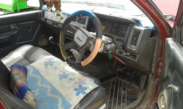 nissan big m ฝาแดง พร้อมทำงานครับ nissan big m ฝาแดง พร้อมทำงานครับ