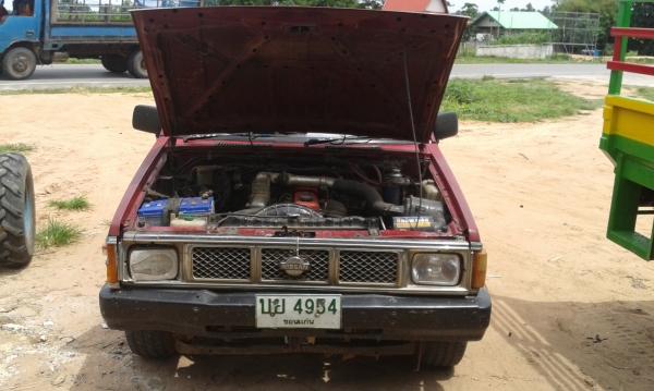 nissan big m  ฝาแดง พร้อมทำงานครับ