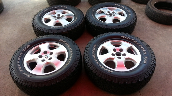 ล้อแม็คเดิมวีโก้ ขอบ 16 พร้อมยาง BF 235 70 16