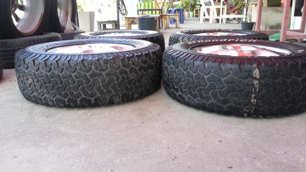 ล้อแม็คเดิมวีโก้ ขอบ 16 พร้อมยาง BF 235 70 16 ล้อแม็คเดิมวีโก้ ขอบ 16 พร้อมยาง BF 235 70 16