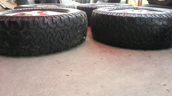 ล้อแม็คเดิมวีโก้ ขอบ 16 พร้อมยาง BF 235 70 16 ล้อแม็คเดิมวีโก้ ขอบ 16 พร้อมยาง BF 235 70 16