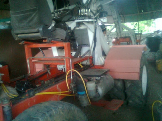 ขายรถคีบอ้อยหกล้อ คีบหลัง