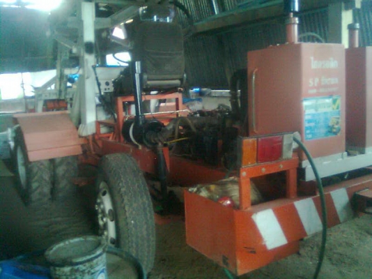 ขายรถคีบอ้อยหกล้อ คีบหลัง