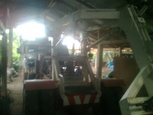 ขายรถคีบอ้อยหกล้อ คีบหลัง