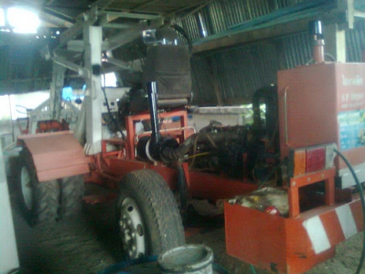 ขายรถคีบอ้อยหกล้อ คีบหลัง