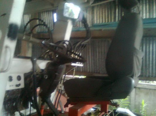 ขายรถคีบอ้อยหกล้อ คีบหลัง