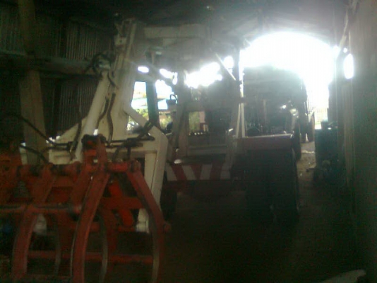 ขายรถคีบอ้อยหกล้อ คีบหลัง