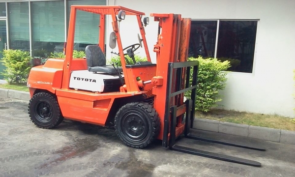 ขายรถโฟร์คลิฟท์ TOYOTA 3.5 ตัน