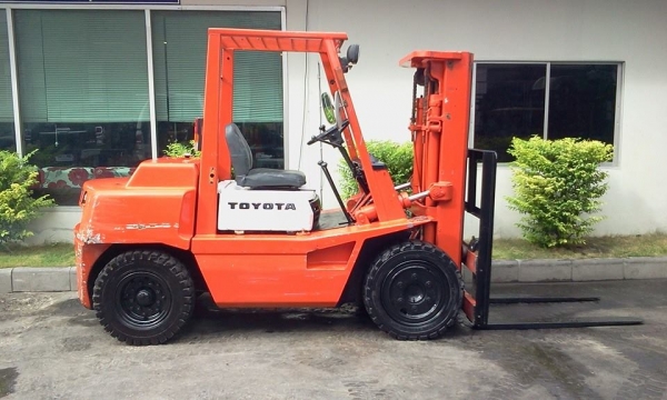 ขายรถโฟร์คลิฟท์ TOYOTA 3.5 ตัน