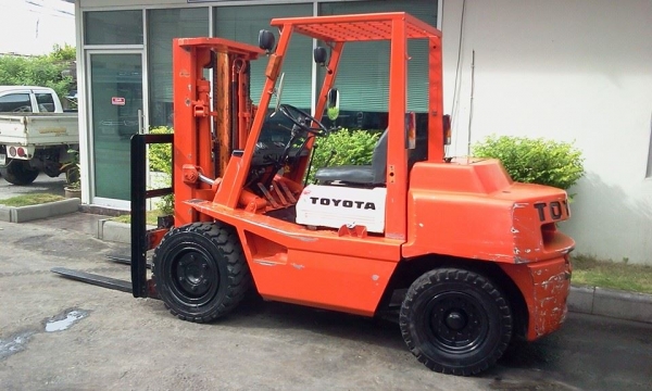 ขายรถโฟร์คลิฟท์ TOYOTA 3.5 ตัน
