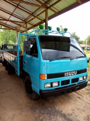 ขายด่วน  NKR110 ปี 2536 ห้างแท้ รถเดิมบางทั้งคัน   เดิมเป็นรถเบียร์ช้าง