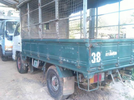 ขายด่วน อีชุชุ 4 ล้อกลาง  เกียร์สั้น NKR  88  แรงม้า สวยๆๆ เดิมรถเบียรช้าง