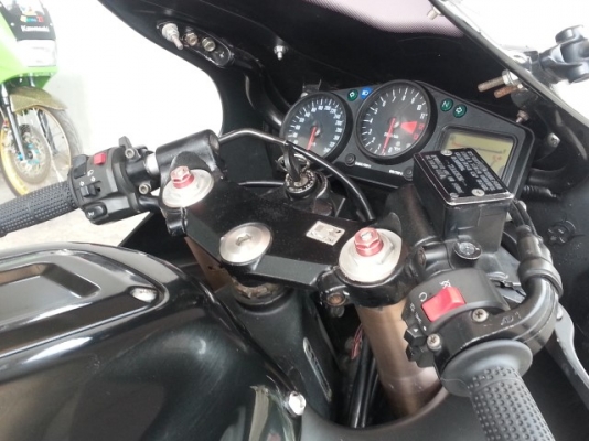 วุฒินนบุรี ขาย ZX12R ปี2001 หัวฉีดแล้วรถสภาพสวยๆเครื่องดีเสียสรรพสามิตรแล้ว