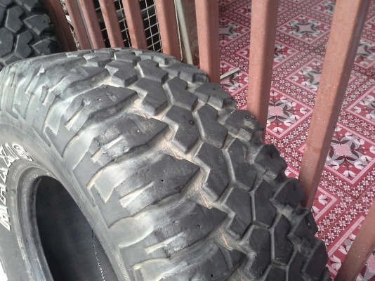 ยางMaxxis Bighorn31x10.50r15 ปี08ชุดเดียวกันทั้ว4เส้นไม่บวมไม่บั้ง