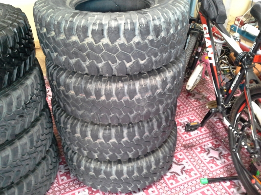 ยางMaxxis Bighorn31x10.50r15 ปี08ชุดเดียวกันทั้ว4เส้นไม่บวมไม่บั้ง