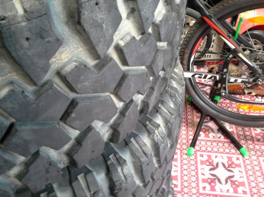 ยางMaxxis Bighorn31x10.50r15 ปี08ชุดเดียวกันทั้ว4เส้นไม่บวมไม่บั้ง