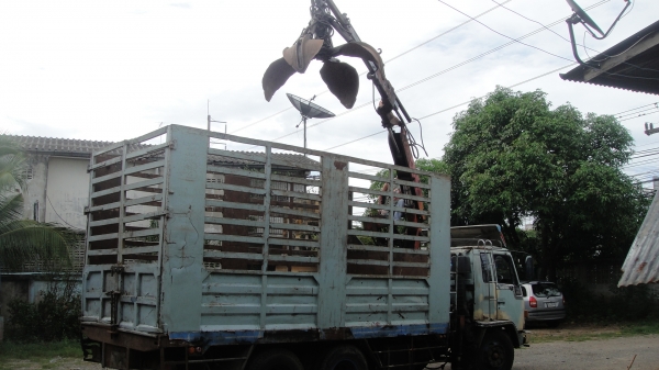 เฮี๊ยบคีบเหล็ก3ตัน สภาพพร้อมใช้ ราคาถูก