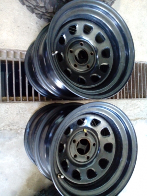 ล้อขนาด 15x8  -35  สวยๆเลยครับ