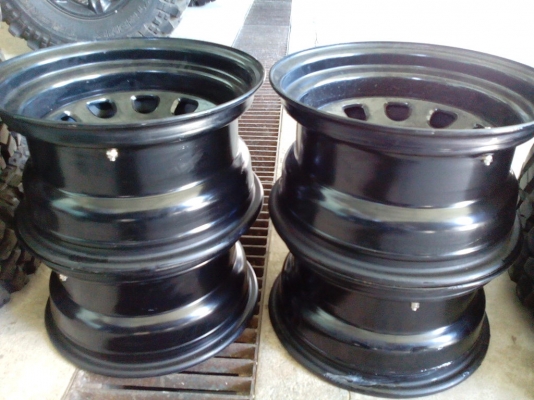 ล้อขนาด 15x8  -35  สวยๆเลยครับ