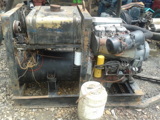 ขายเครื่อง DEUTZ 912 3สูบ เหมาะสำหรับใส่รถคีบ