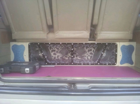 รถตู้ ปี49เเต่งvip สวยๆรถวิ่งน้อย เเต่งชุดใหญ่ ดูเเลรักษาอย่างดี กทม ตลิ่งชันสายใต้ใหม่