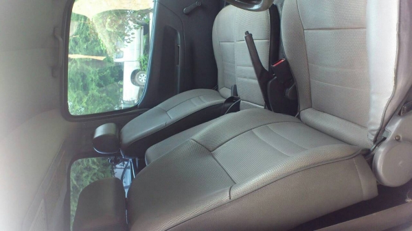 ขายรถตู้ปี44โตโยต้าหัวจรวจ สภาพเดิม เครื่องดีเซล สภาพพร้อมใช้งานแอร์เย็น ขายรถตู้ปี44โตโยต้าหัวจรวจ สภาพเดิม เครื่องดีเซล สภาพพร้อมใช้งานแอร์เย็น