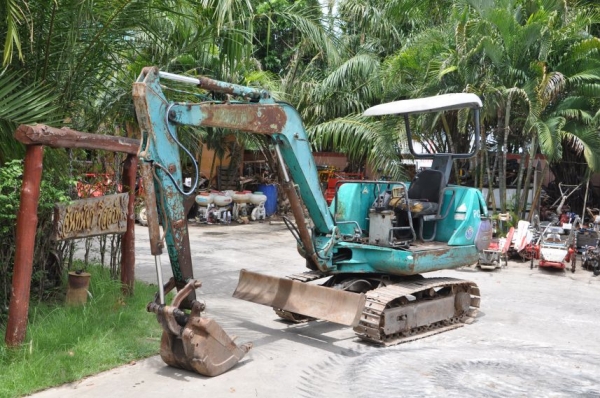 (ลดพิเศษ)ขาย แบคโฮkomatsu pc20-7 เครื่องแรงสะใจ สวยเดิม 189,000บาท เท่านั้น