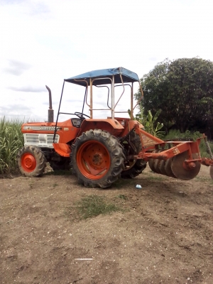 มาแล้วคับ สำหลับคนทุนน้อย มาแล้วคับสีนวนจัดให้ 2202 ขับเคลื่อน 4 ล้อ เข้าเกียร์ง่าย ไม่มีร้อง เคื่องติดง่ายไม่ต้องเผาหัว มีผาน 5 หนึ่งพวง สนใจติดตอ 089-9638932 ต. บัวชุม อ. ชัยบาดาล จ. ลพบุรี มาแล้วคับ สำหลับคนทุนน้อย มาแล้วคับสีนวนจัดให้ 2202 ขับเคลื่อน 4 ล้อ เข้าเกียร์ง่าย ไม่มีร้อง เคื่องติดง่ายไม่ต้องเผาหัว มีผาน 5 หนึ่งพวง สนใจติดตอ 089-9638932 ต. บัวชุม อ. ชัยบาดาล จ. ลพบุรี