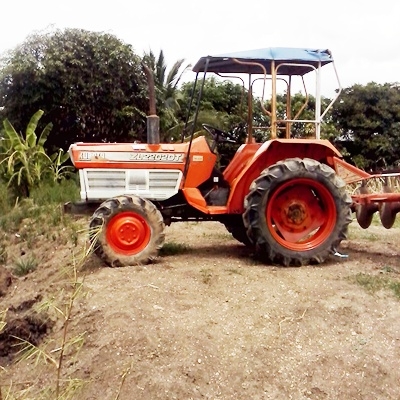 มาแล้วคับ สำหลับคนทุนน้อย มาแล้วคับสีนวนจัดให้ 2202  ขับเคลื่อน 4 ล้อ เข้าเกียร์ง่าย ไม่มีร้อง เคื่องติดง่ายไม่ต้องเผาหัว มีผาน 5 หนึ่งพวง สนใจติดตอ 089-9638932 ต. บัวชุม อ. ชัยบาดาล จ. ลพบุรี