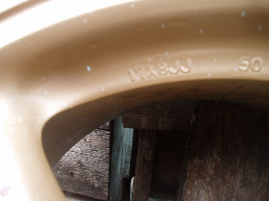 ขายล้อแม็ก 17พร้อมยางมี2วง 4500บาท5รู114X8นิ้ว ขายล้อแม็ก 17พร้อมยางมี2วง 4500บาท5รู114X8นิ้ว