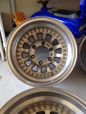 ขายล้อประมูลจากญี่ปุ่น ขอบ 15x8.5 ออฟ-32 6 รู ออฟลึกๆ หล่อๆ ขายล้อประมูลจากญี่ปุ่น ขอบ 15x8.5 ออฟ-32 6 รู ออฟลึกๆ หล่อๆ